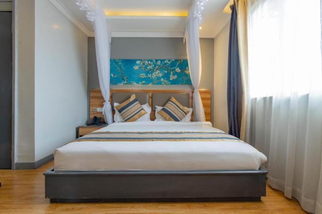 Raha Hotel & Suites ไนโรบี ภายนอก รูปภาพ
